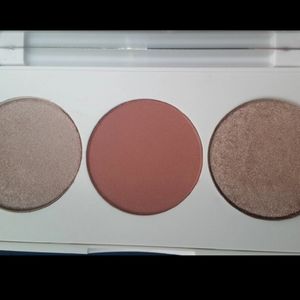 Highlighter blush palette